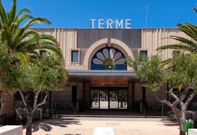 Appartamento Centralissimo Zona Terme 마르게리타디사보이아 외부 사진